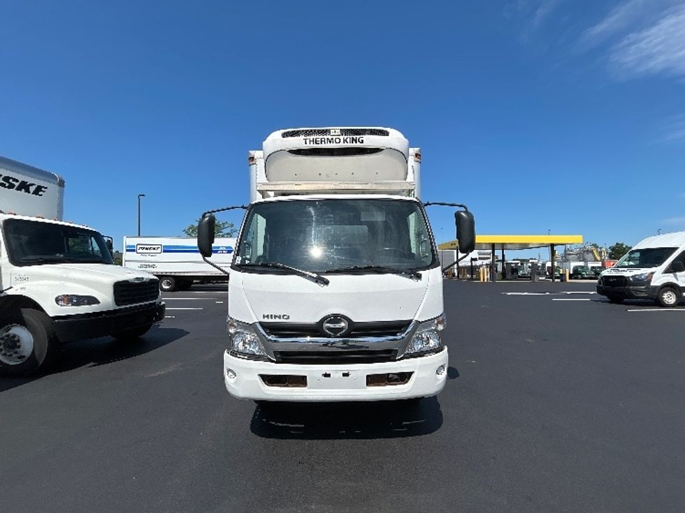 Refrigerated Truck-Light and Medium Duty Trucks-Hino-2020-195-Norton-MA-91,401\n\t\tmiles-$ 48,500 - Image 2