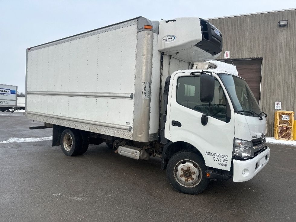 Refrigerated Truck-Light and Medium Duty Trucks-Hino-2020-195-Oshawa-ON-201,825\n\t\tkm-$ 69,500 - Image 1