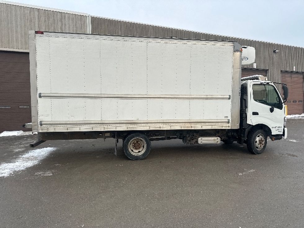 Refrigerated Truck-Light and Medium Duty Trucks-Hino-2020-195-Oshawa-ON-201,825\n\t\tkm-$ 69,500 - Image 14