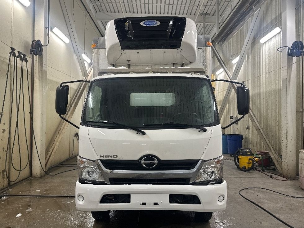Refrigerated Truck-Light and Medium Duty Trucks-Hino-2020-195-Oshawa-ON-201,825\n\t\tkm-$ 69,500 - Image 2