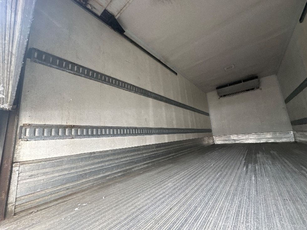 Refrigerated Truck-Light and Medium Duty Trucks-Hino-2020-195-Oshawa-ON-201,825\n\t\tkm-$ 69,500 - Image 20