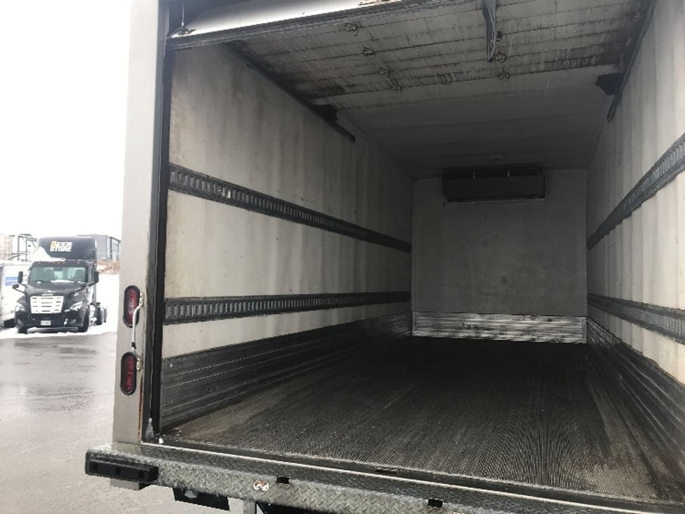 Refrigerated Truck-Light and Medium Duty Trucks-Hino-2020-195-Oshawa-ON-202,793\n\t\tkm-$ 70,750 - Image 11