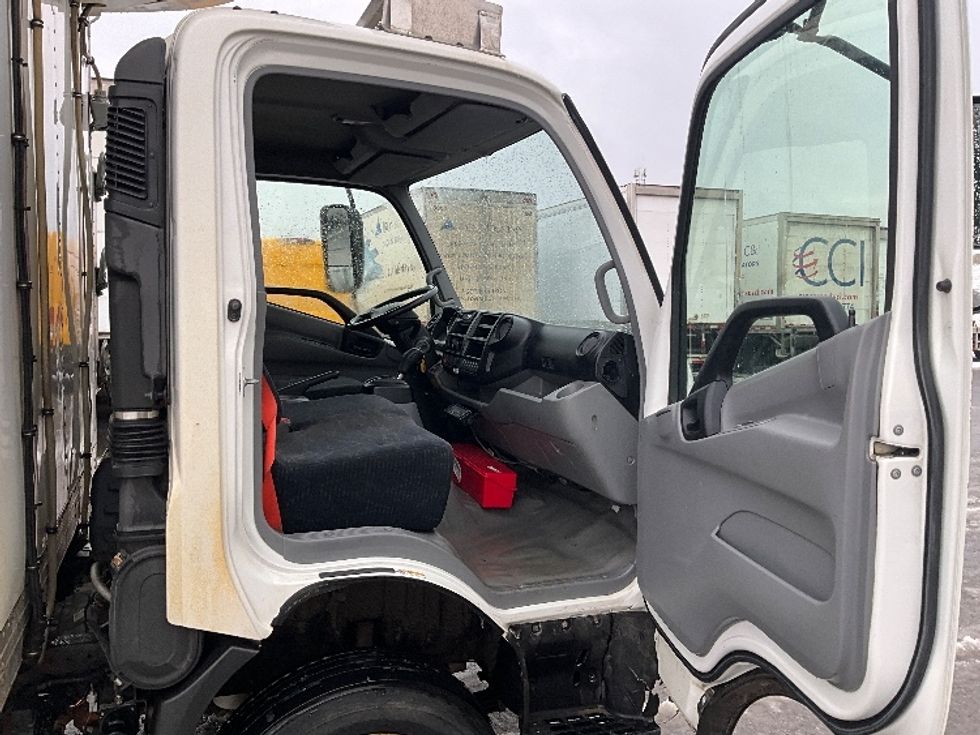 Refrigerated Truck-Light and Medium Duty Trucks-Hino-2020-195-Ottawa-ON-227,500\n\t\tkm-$ 64,000 - Image 19