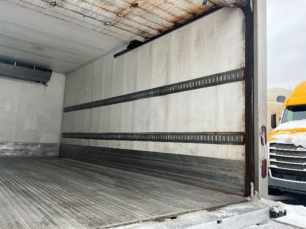 Refrigerated Truck-Light and Medium Duty Trucks-Hino-2020-195-Ottawa-ON-243,709\n\t\tkm-$ 63,000 - Image 11