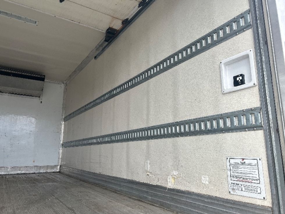 Refrigerated Truck-Light and Medium Duty Trucks-Hino-2020-195-Philadelphia-PA-47,749\n\t\tmiles-$ 55,250 - Image 12