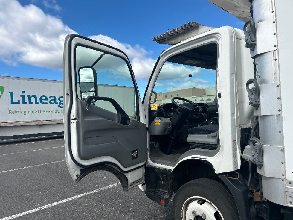 Refrigerated Truck-Light and Medium Duty Trucks-Hino-2020-195-Philadelphia-PA-47,749\n\t\tmiles-$ 55,250 - Image 16