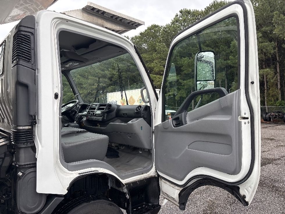 Refrigerated Truck-Light and Medium Duty Trucks-Hino-2020-195-Prince George-VA-107,085\n\t\tmiles-$ 49,500 - Image 20