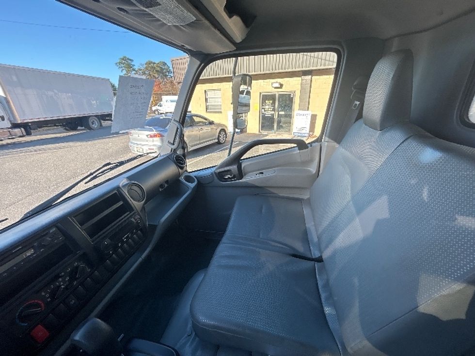 Refrigerated Truck-Light and Medium Duty Trucks-Hino-2020-195-Prince George-VA-136,289\n\t\tmiles-$ 51,000 - Image 19