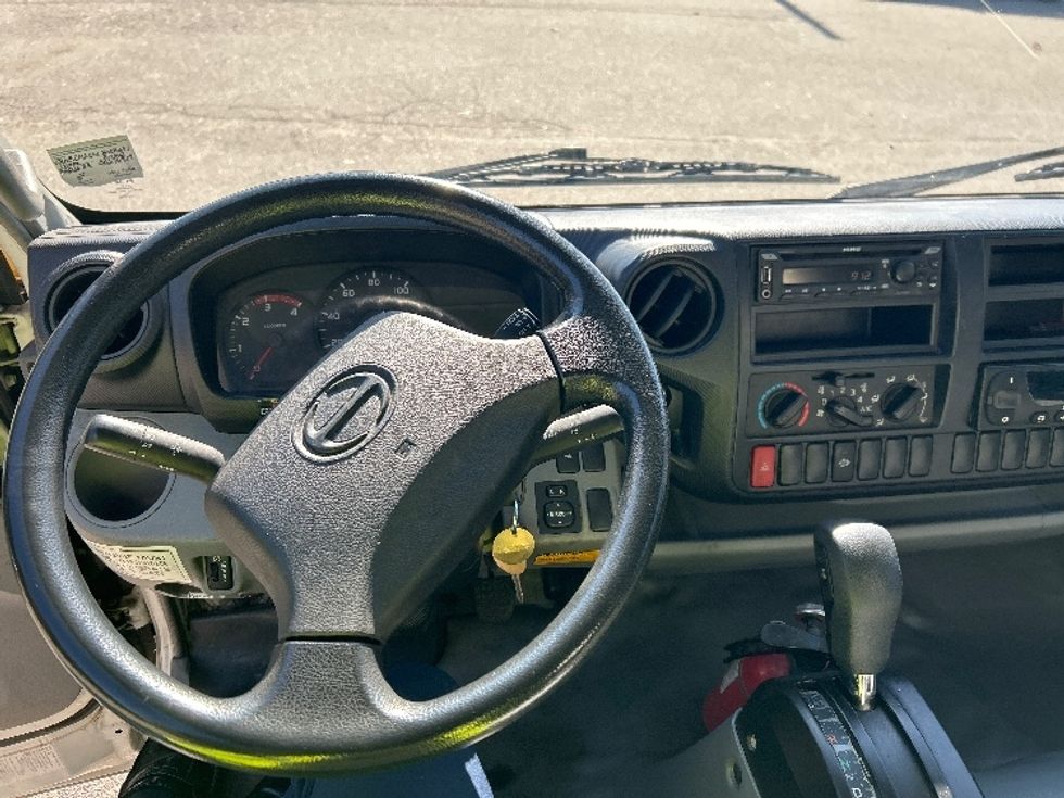 Refrigerated Truck-Light and Medium Duty Trucks-Hino-2020-195-Prince George-VA-142,977\n\t\tmiles-$ 50,000 - Image 18