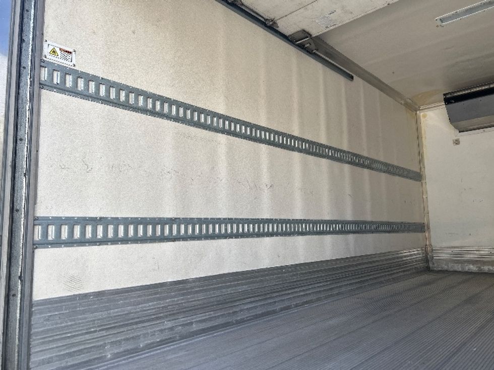 Refrigerated Truck-Light and Medium Duty Trucks-Hino-2020-195-Prince George-VA-78,565\n\t\tmiles-$ 59,250 - Image 11