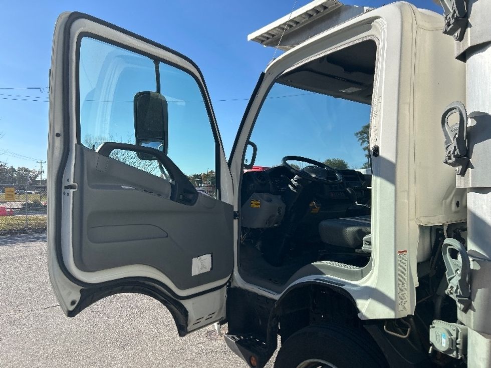 Refrigerated Truck-Light and Medium Duty Trucks-Hino-2020-195-Prince George-VA-78,565\n\t\tmiles-$ 59,250 - Image 13