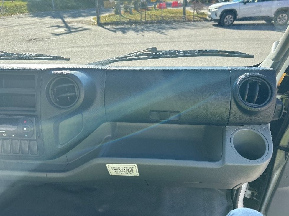 Refrigerated Truck-Light and Medium Duty Trucks-Hino-2020-195-Prince George-VA-78,565\n\t\tmiles-$ 59,250 - Image 21