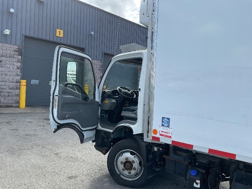 Refrigerated Truck-Light and Medium Duty Trucks-Hino-2020-195-Saint Laurent-PQ-104,921\n\t\tkm-$ 78,500 - Image 15