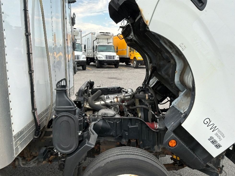 Refrigerated Truck-Light and Medium Duty Trucks-Hino-2020-195-Saint Laurent-PQ-110,053\n\t\tkm-$ 64,000 - Image 24