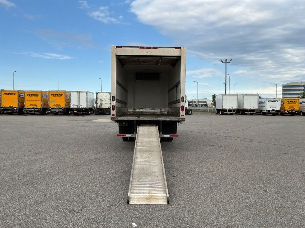 Refrigerated Truck-Light and Medium Duty Trucks-Hino-2020-195-Saint Laurent-PQ-110,053\n\t\tkm-$ 64,000 - Image 9