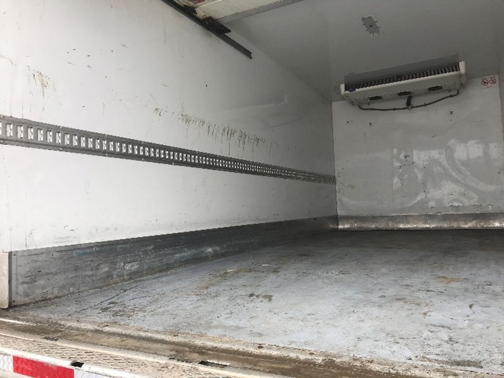 Refrigerated Truck-Light and Medium Duty Trucks-Hino-2020-195-Saint Laurent-PQ-190,559\n\t\tkm-$ 70,250 - Image 10