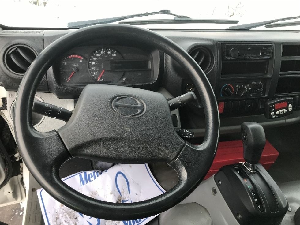 Refrigerated Truck-Light and Medium Duty Trucks-Hino-2020-195-Saint Laurent-PQ-190,559\n\t\tkm-$ 70,250 - Image 17