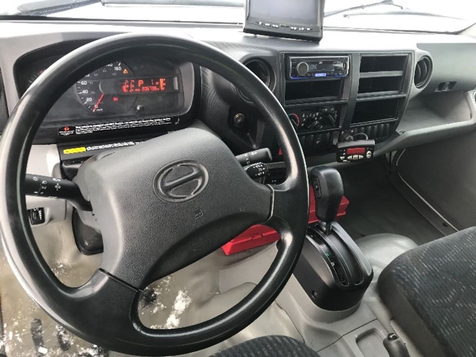 Refrigerated Truck-Light and Medium Duty Trucks-Hino-2020-195-Saint Laurent-PQ-206,713\n\t\tkm-$ 68,750 - Image 17