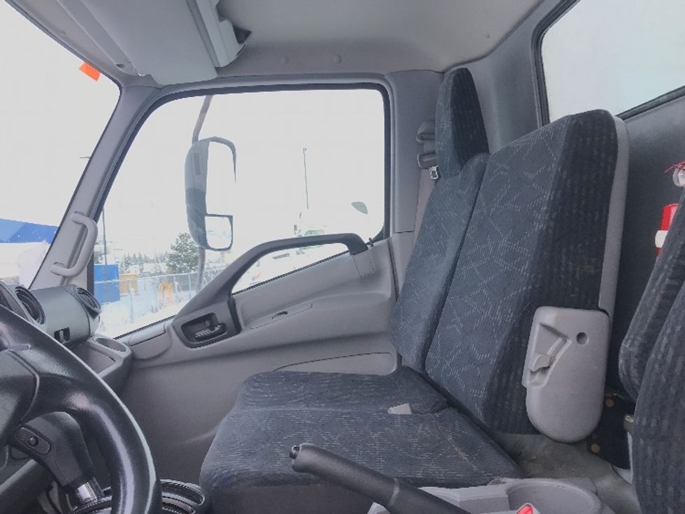 Refrigerated Truck-Light and Medium Duty Trucks-Hino-2020-195-Saint Laurent-PQ-206,713\n\t\tkm-$ 68,750 - Image 18