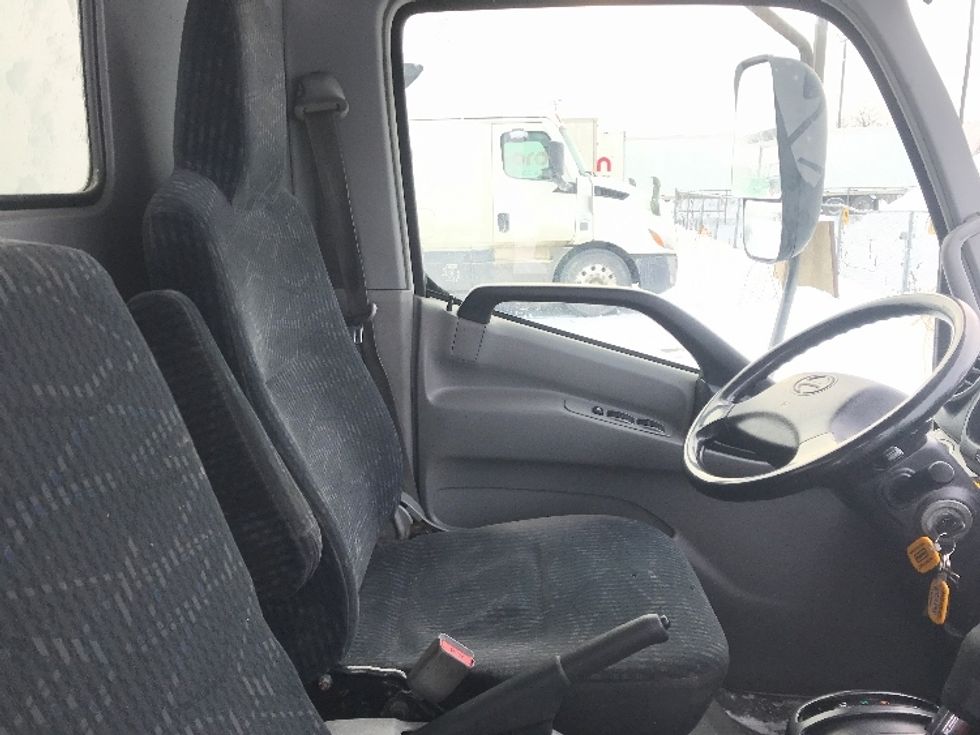 Refrigerated Truck-Light and Medium Duty Trucks-Hino-2020-195-Saint Laurent-PQ-206,713\n\t\tkm-$ 68,750 - Image 21