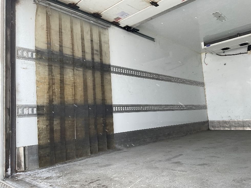 Refrigerated Truck-Light and Medium Duty Trucks-Hino-2020-195-Saint Laurent-PQ-236,488\n\t\tkm-$ 64,500 - Image 10