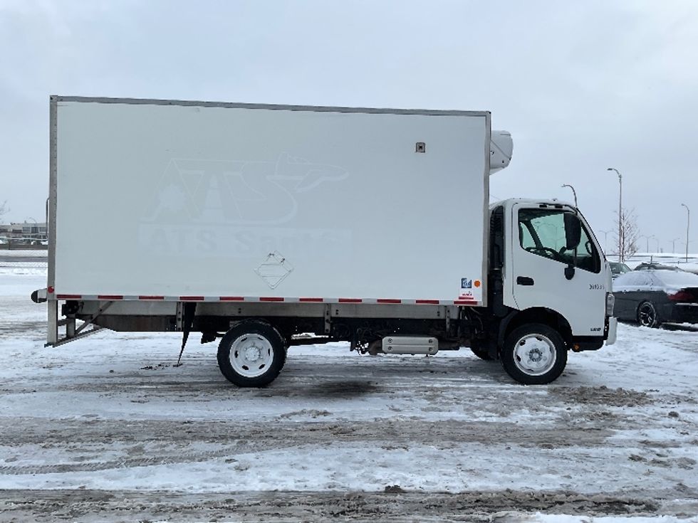 Refrigerated Truck-Light and Medium Duty Trucks-Hino-2020-195-Saint Laurent-PQ-236,488\n\t\tkm-$ 64,500 - Image 15