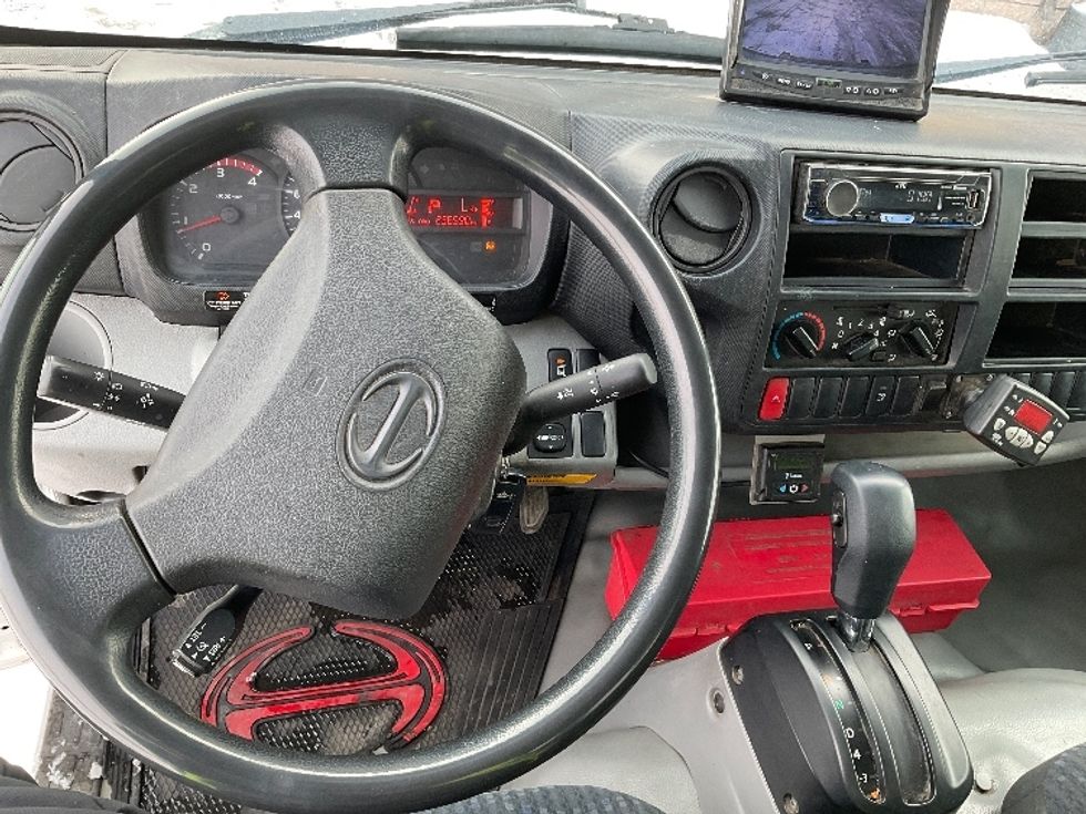 Refrigerated Truck-Light and Medium Duty Trucks-Hino-2020-195-Saint Laurent-PQ-236,488\n\t\tkm-$ 64,500 - Image 17