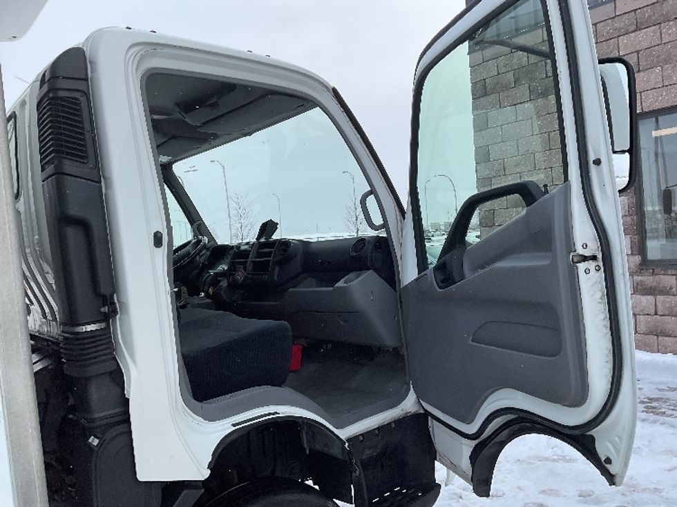 Refrigerated Truck-Light and Medium Duty Trucks-Hino-2020-195-Saint Laurent-PQ-236,488\n\t\tkm-$ 64,500 - Image 19