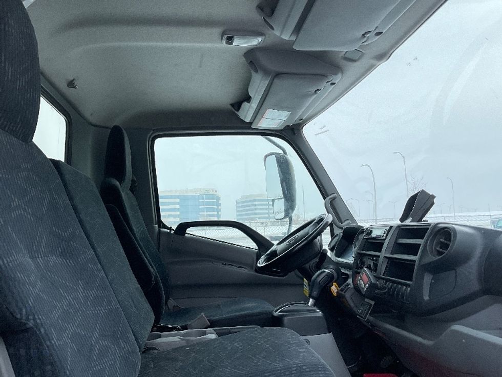 Refrigerated Truck-Light and Medium Duty Trucks-Hino-2020-195-Saint Laurent-PQ-236,488\n\t\tkm-$ 64,500 - Image 21