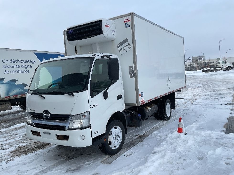 Refrigerated Truck-Light and Medium Duty Trucks-Hino-2020-195-Saint Laurent-PQ-236,488\n\t\tkm-$ 64,500 - Image 3