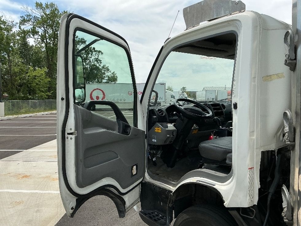 Refrigerated Truck-Light and Medium Duty Trucks-Hino-2020-195-South Plainfield-NJ-121,028\n\t\tmiles-$ 45,500 - Image 16