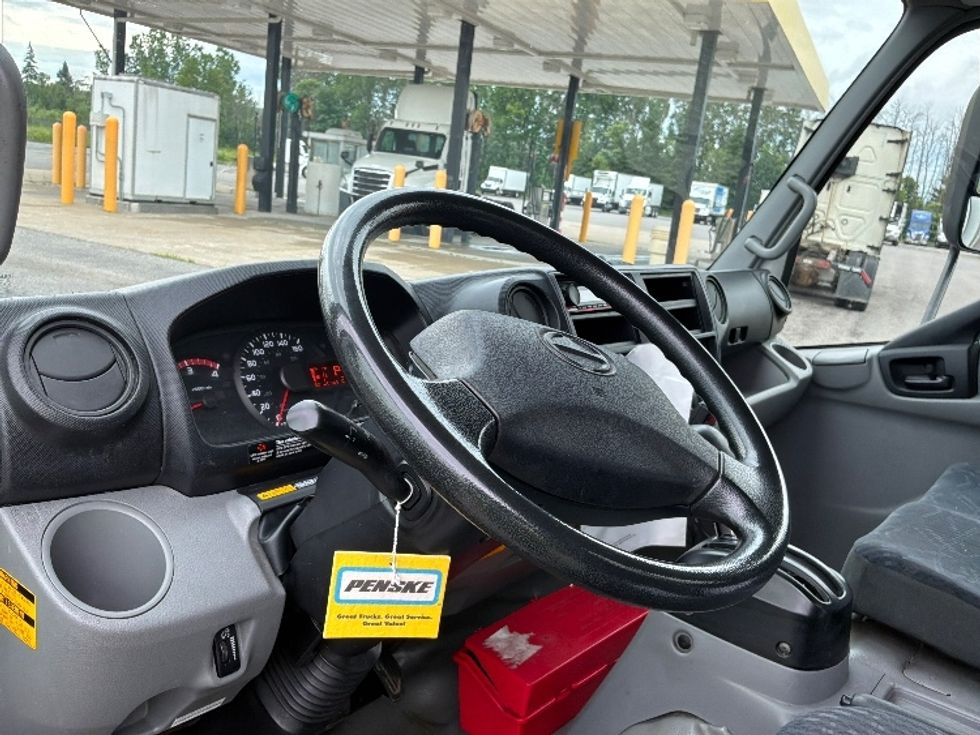 Refrigerated Truck-Light and Medium Duty Trucks-Hino-2020-195-Ste-Foy-PQ-211,132\n\t\tkm-$ 57,250 - Image 15