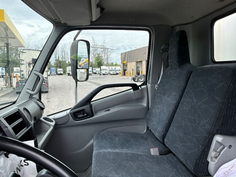 Refrigerated Truck-Light and Medium Duty Trucks-Hino-2020-195-Ste-Foy-PQ-211,132\n\t\tkm-$ 57,250 - Image 17