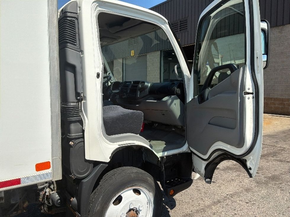 Refrigerated Truck-Light and Medium Duty Trucks-Hino-2020-195-Ste-Foy-PQ-211,132\n\t\tkm-$ 57,250 - Image 18
