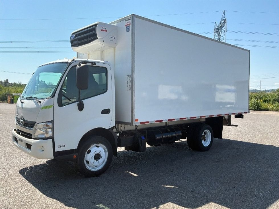 Refrigerated Truck-Light and Medium Duty Trucks-Hino-2020-195-Ste-Foy-PQ-211,132\n\t\tkm-$ 57,250 - Image 2
