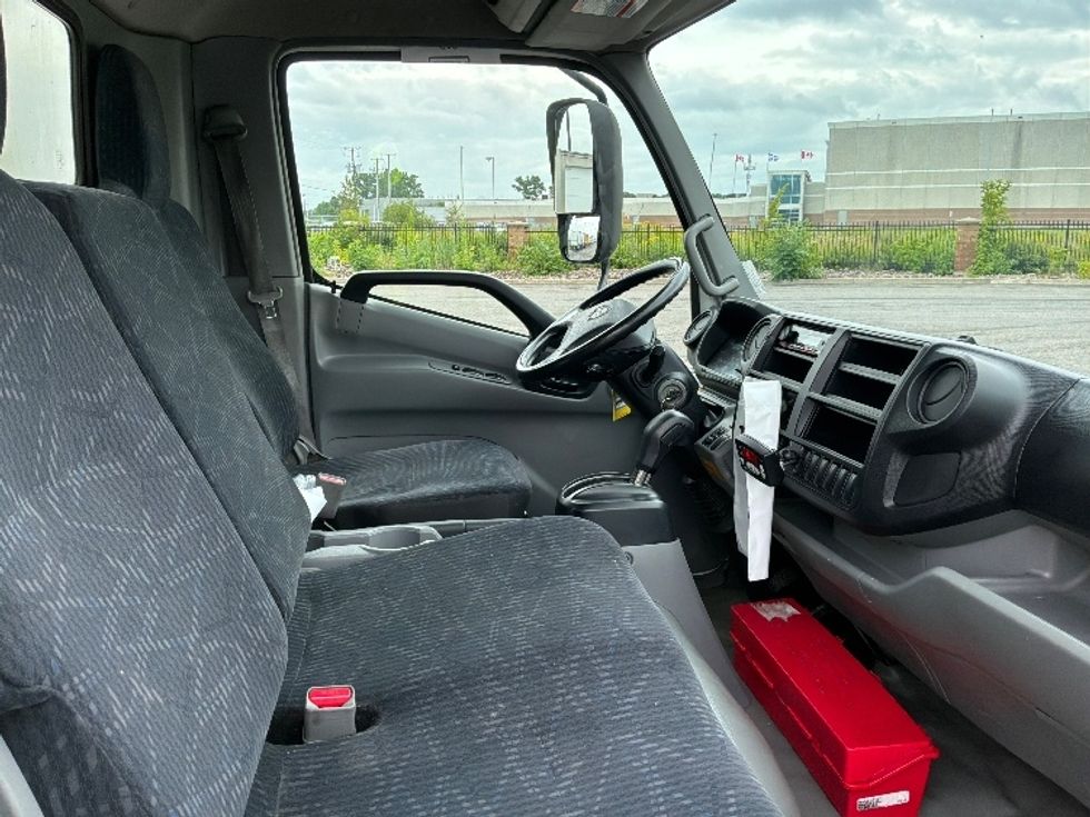 Refrigerated Truck-Light and Medium Duty Trucks-Hino-2020-195-Ste-Foy-PQ-211,132\n\t\tkm-$ 57,250 - Image 20
