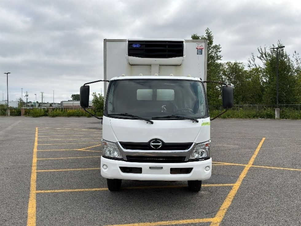 Refrigerated Truck-Light and Medium Duty Trucks-Hino-2020-195-Ste-Foy-PQ-271,742\n\t\tkm-$ 44,000 - Image 2