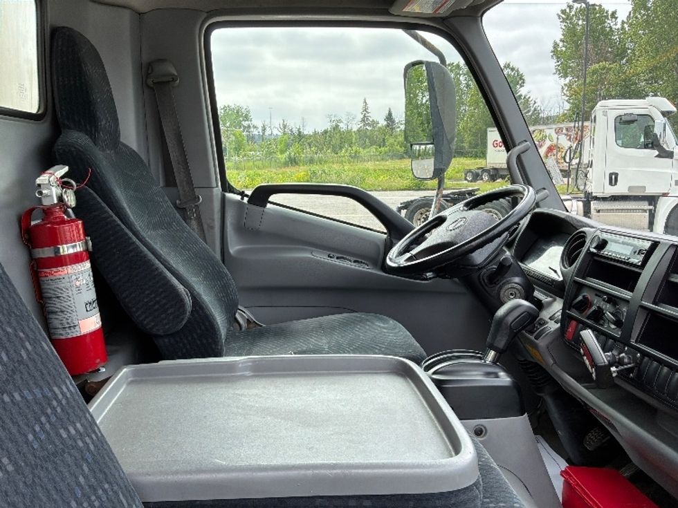 Refrigerated Truck-Light and Medium Duty Trucks-Hino-2020-195-Ste-Foy-PQ-271,742\n\t\tkm-$ 44,000 - Image 22