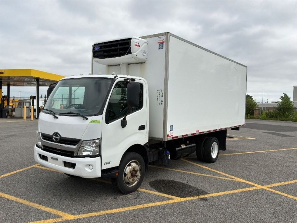 Refrigerated Truck-Light and Medium Duty Trucks-Hino-2020-195-Ste-Foy-PQ-271,742\n\t\tkm-$ 44,000 - Image 3