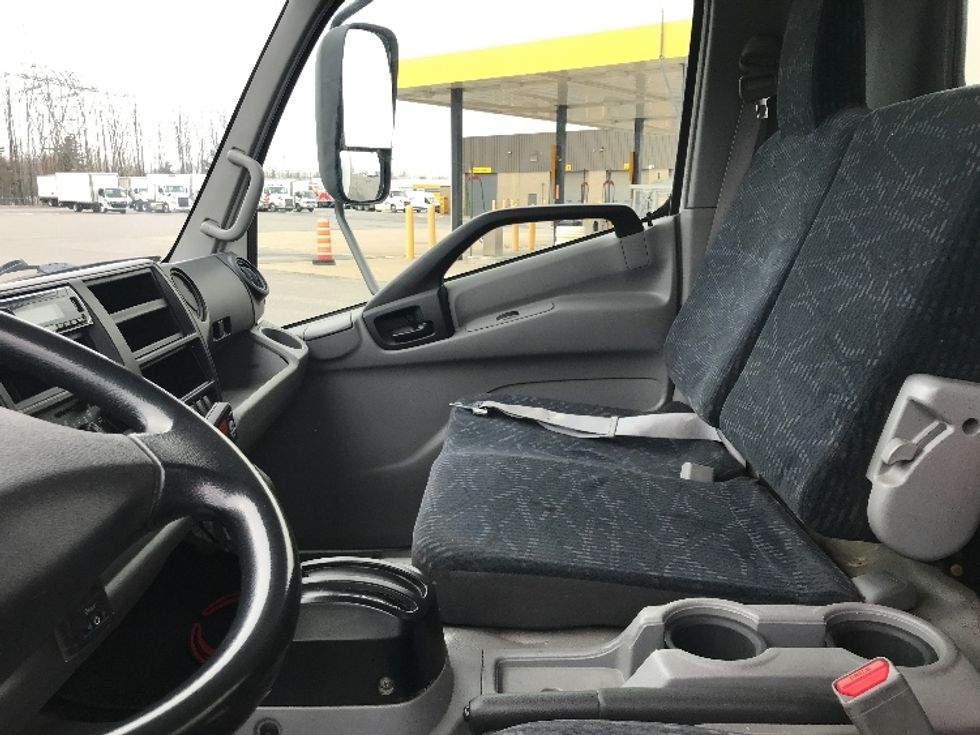 Refrigerated Truck-Light and Medium Duty Trucks-Hino-2020-195-Ste-Foy-PQ-275,346\n\t\tkm-$ 58,000 - Image 19