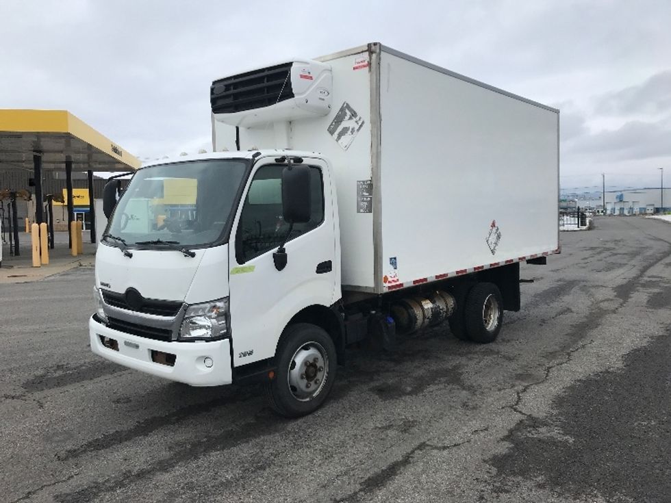 Refrigerated Truck-Light and Medium Duty Trucks-Hino-2020-195-Ste-Foy-PQ-275,346\n\t\tkm-$ 58,000 - Image 3