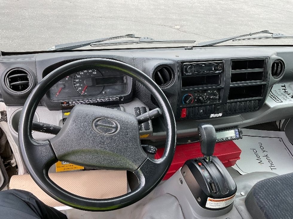 Refrigerated Truck-Light and Medium Duty Trucks-Hino-2020-195-Stoney Creek-ON-223,571\n\t\tkm-$ 50,750 - Image 18