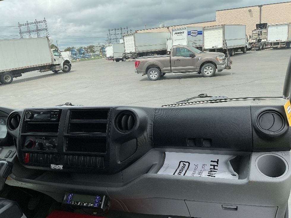 Refrigerated Truck-Light and Medium Duty Trucks-Hino-2020-195-Stoney Creek-ON-223,571\n\t\tkm-$ 50,750 - Image 21