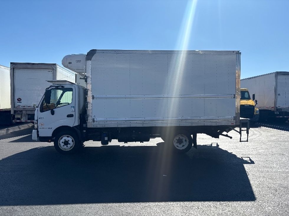 Refrigerated Truck-Light and Medium Duty Trucks-Hino-2020-195-Swedesboro-NJ-135,490\n\t\tmiles-$ 48,250 - Image 4