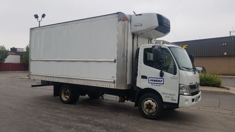 Refrigerated Truck-Light and Medium Duty Trucks-Hino-2020-195-Toronto-ON-204,243\n\t\tkm-$ 59,750 - Image 1