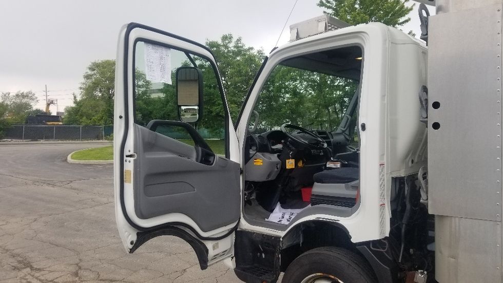 Refrigerated Truck-Light and Medium Duty Trucks-Hino-2020-195-Toronto-ON-204,243\n\t\tkm-$ 59,750 - Image 16