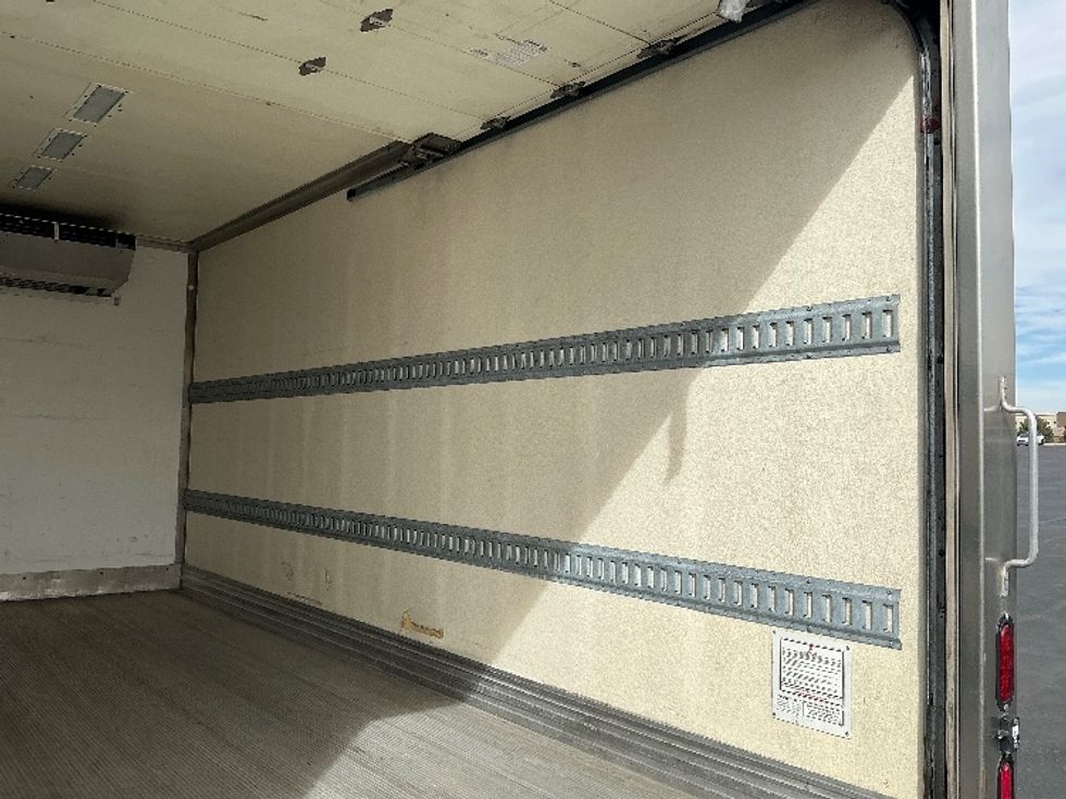 Refrigerated Truck-Light and Medium Duty Trucks-Hino-2020-195-Torrance-CA-140,592\n\t\tmiles-$ 48,000 - Image 12
