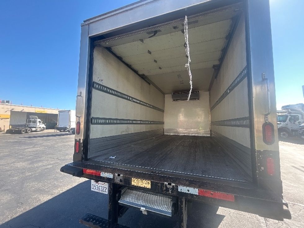 Refrigerated Truck-Light and Medium Duty Trucks-Hino-2020-195-Torrance-CA-166,071\n\t\tmiles-$ 39,500 - Image 11