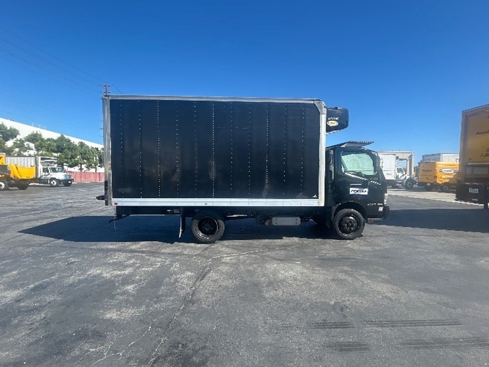 Refrigerated Truck-Light and Medium Duty Trucks-Hino-2020-195-Torrance-CA-166,071\n\t\tmiles-$ 39,500 - Image 15