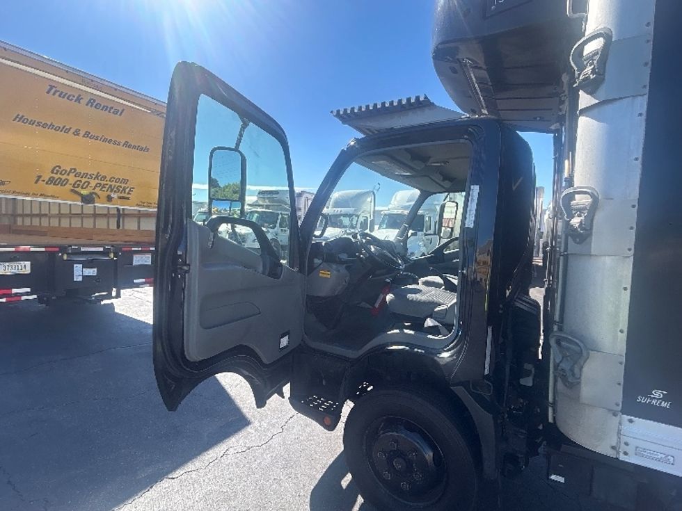 Refrigerated Truck-Light and Medium Duty Trucks-Hino-2020-195-Torrance-CA-166,071\n\t\tmiles-$ 39,500 - Image 16